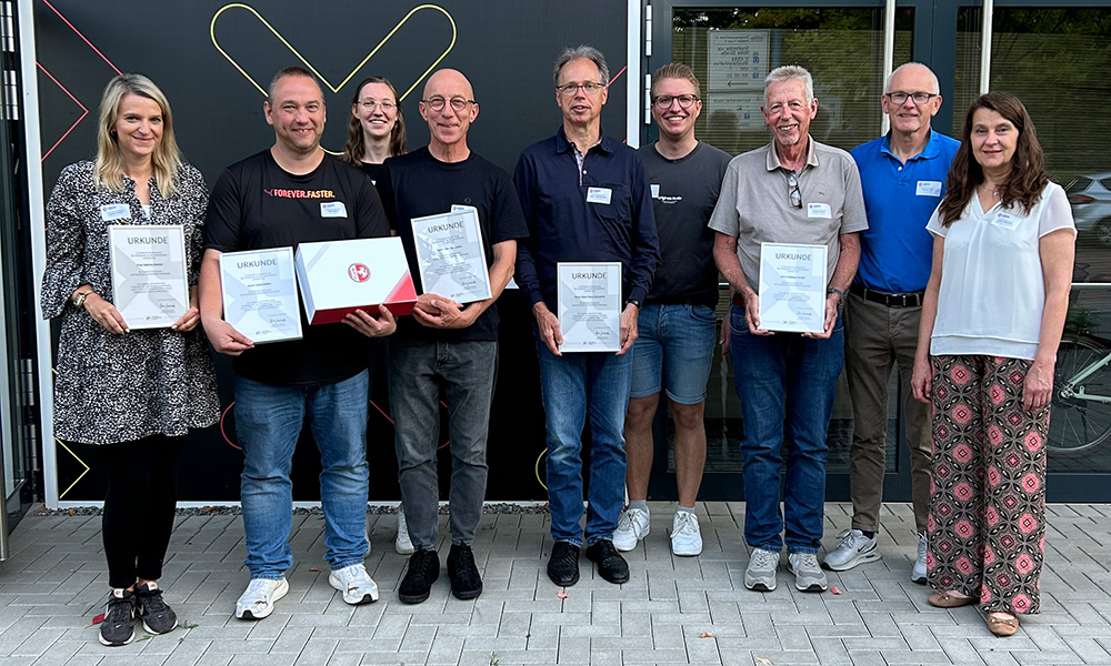 v.l.n.r.: Sabrina Boeren, Yoshi Müller, Cara Oster, Stephan Groever, Hans-Peter Bierwirth, Tarje Mohrdieck, Rüdiger Arnold, Michael Adel und Andrea Bokelmann