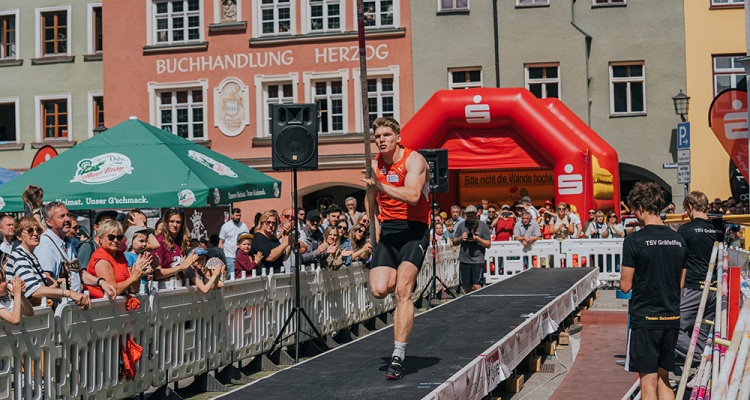 Ben Duwenbeck springt in Wasserburg zur U20-WM-Norm