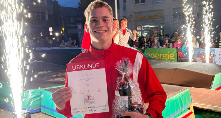 Hendrik Hohmann springt Bestleistung in Wesel